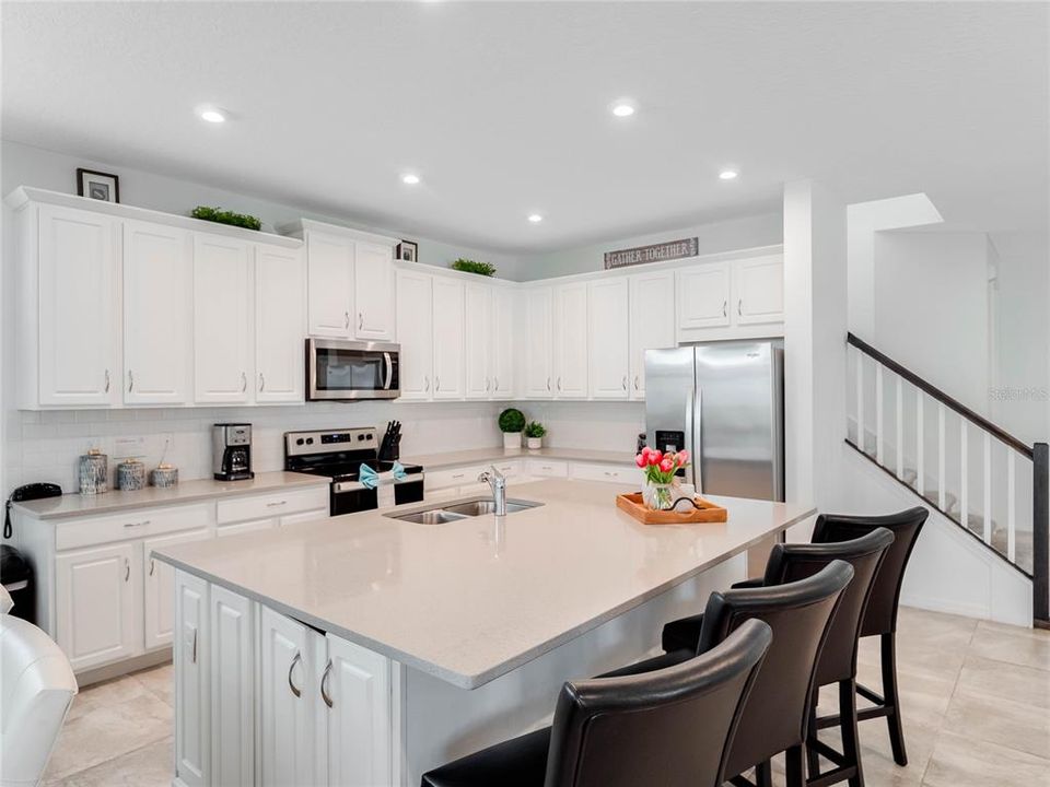 En Venta: $669,000 (9 camas, 6 baños, 4169 Pies cuadrados)