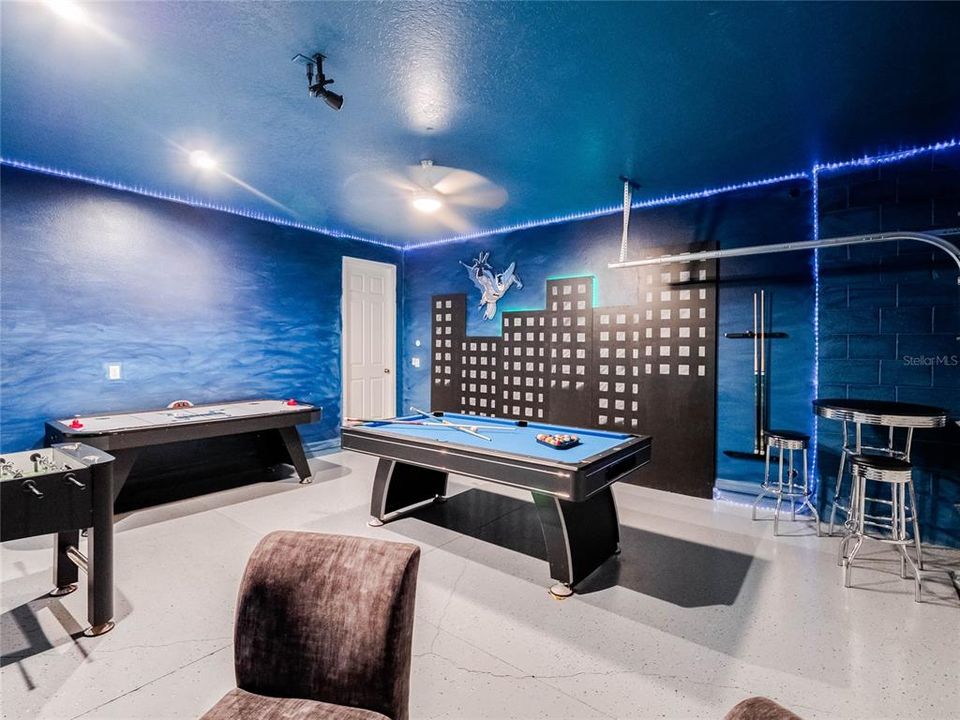 En Venta: $669,000 (9 camas, 6 baños, 4169 Pies cuadrados)