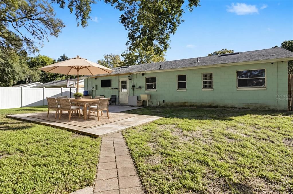 For Sale: $235,000 (3 beds, 1 baths, 1250 Square Feet)