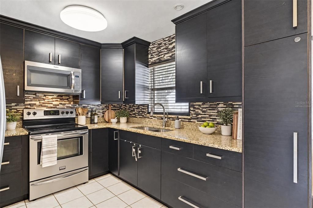 For Sale: $235,000 (3 beds, 1 baths, 1250 Square Feet)