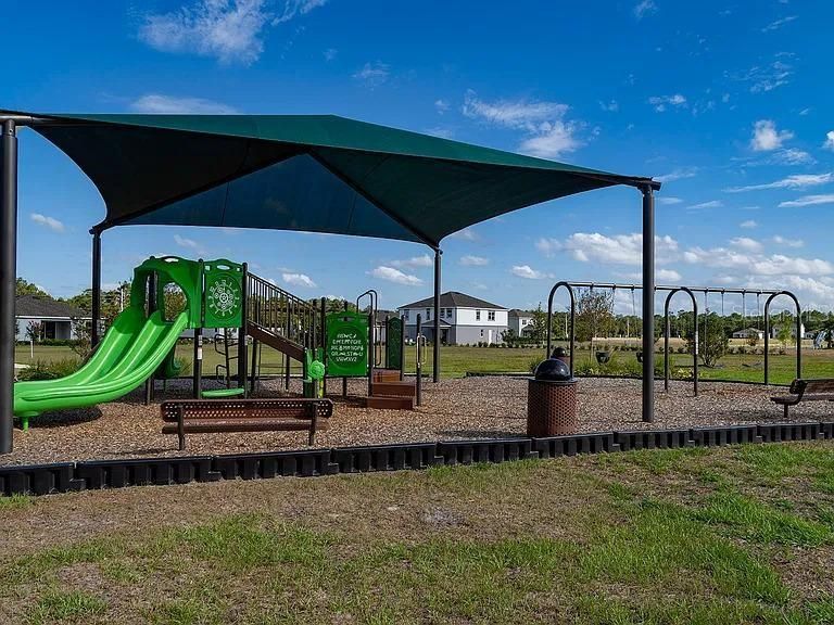 На продажу: $439,800 (4 спален, 2 ванн, 2103 Квадратных фут)
