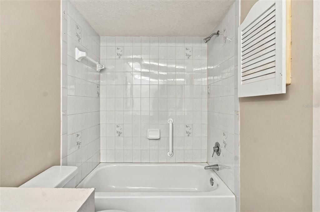 На продажу: $390,000 (3 спален, 2 ванн, 1838 Квадратных фут)