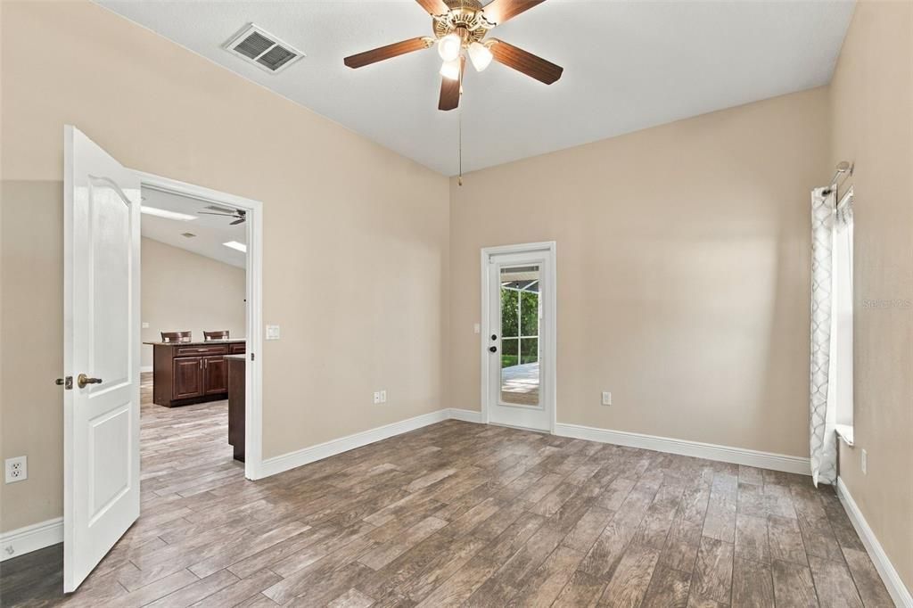 На продажу: $390,000 (3 спален, 2 ванн, 1838 Квадратных фут)