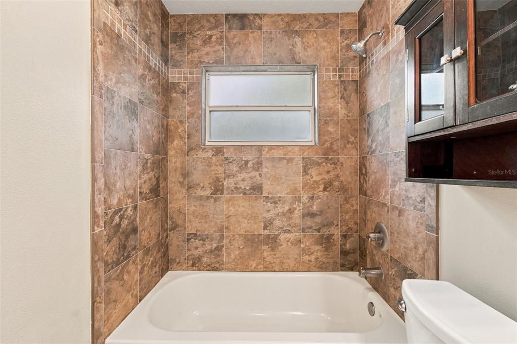 На продажу: $390,000 (3 спален, 2 ванн, 1838 Квадратных фут)