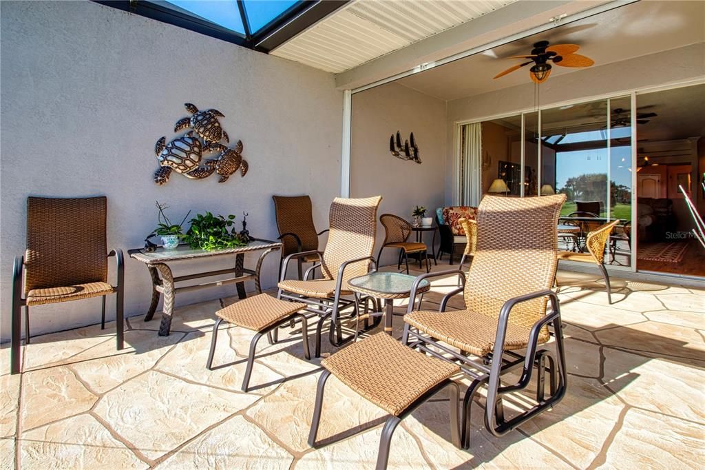 For Sale: $455,000 (2 beds, 2 baths, 1585 Square Feet)