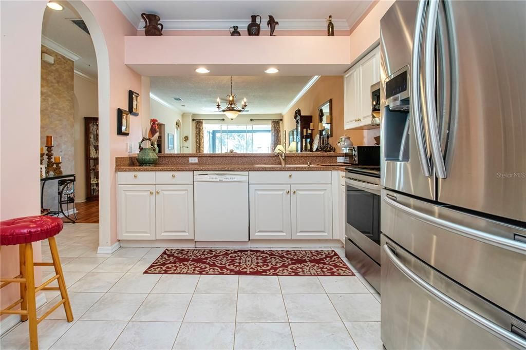 For Sale: $455,000 (2 beds, 2 baths, 1585 Square Feet)