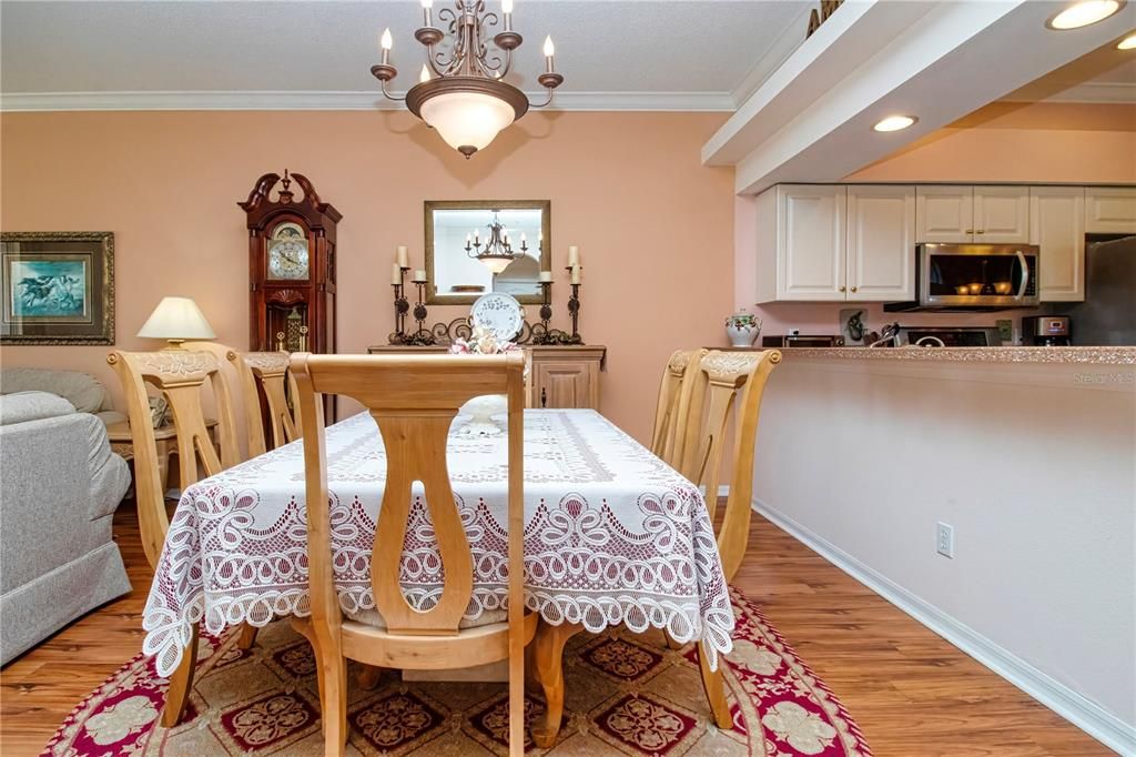 For Sale: $455,000 (2 beds, 2 baths, 1585 Square Feet)