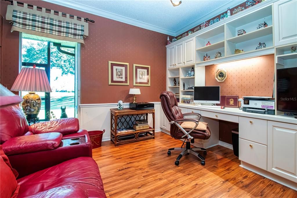 For Sale: $455,000 (2 beds, 2 baths, 1585 Square Feet)