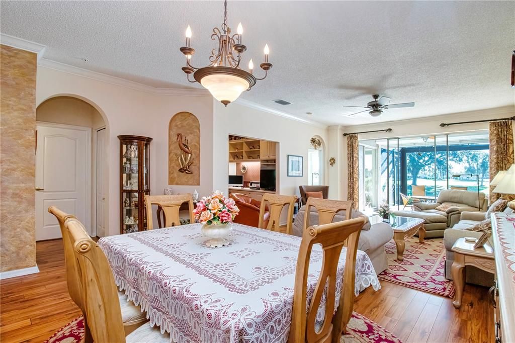 For Sale: $455,000 (2 beds, 2 baths, 1585 Square Feet)