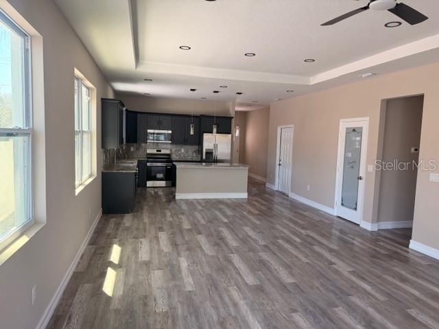 For Sale: $409,900 (4 beds, 2 baths, 1700 Square Feet)