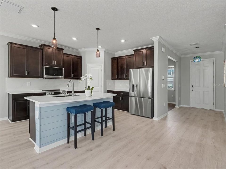 En Venta: $635,000 (4 camas, 3 baños, 2826 Pies cuadrados)