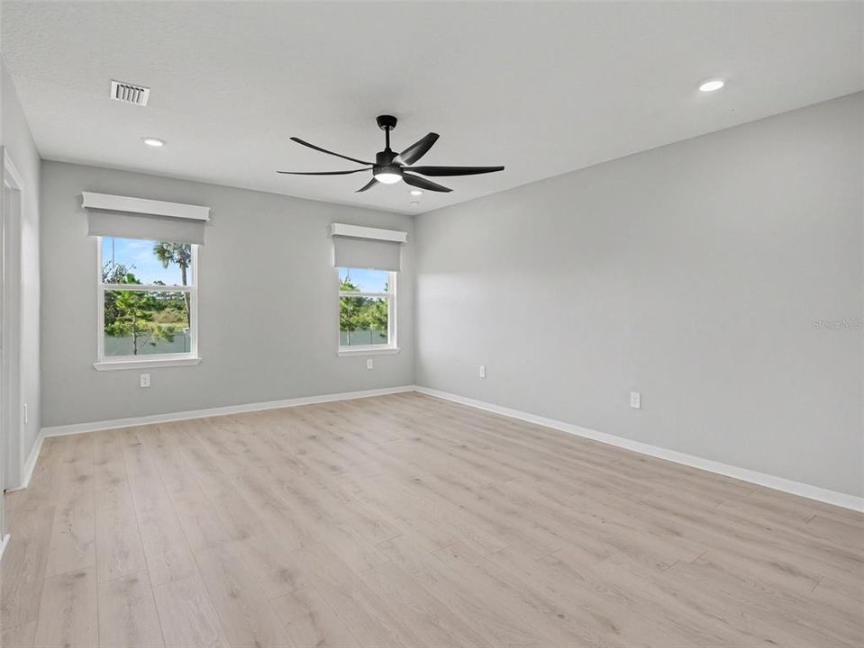 En Venta: $635,000 (4 camas, 3 baños, 2826 Pies cuadrados)