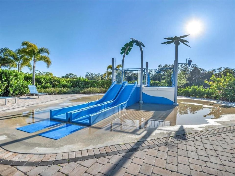 En Venta: $635,000 (4 camas, 3 baños, 2826 Pies cuadrados)