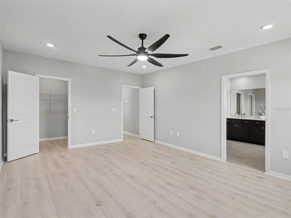 En Venta: $635,000 (4 camas, 3 baños, 2826 Pies cuadrados)