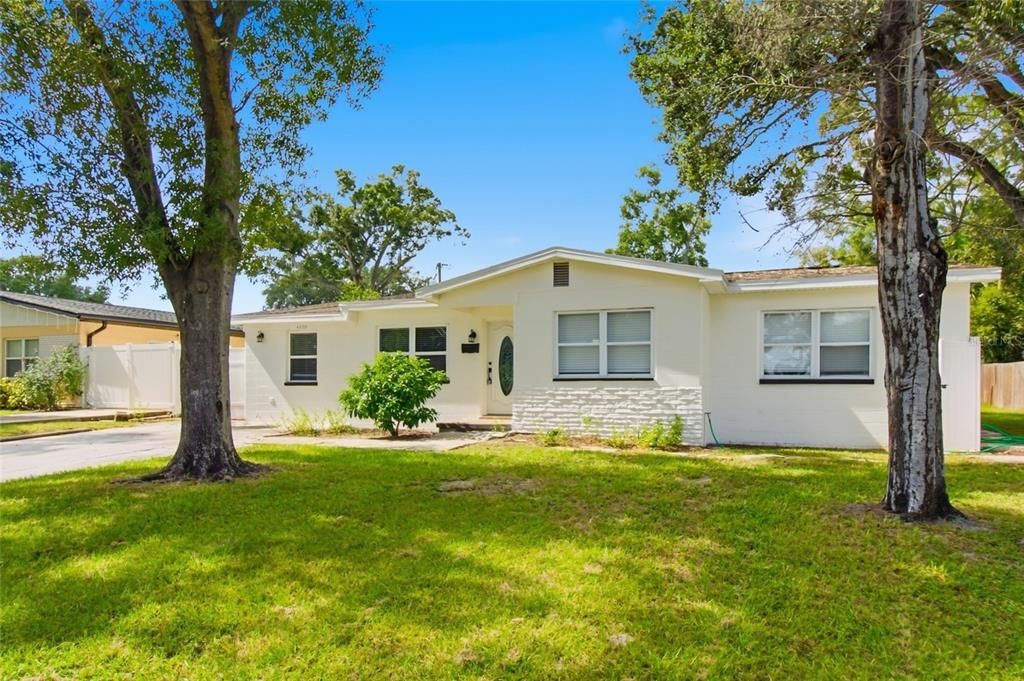 En Venta: $580,000 (4 camas, 3 baños, 1806 Pies cuadrados)