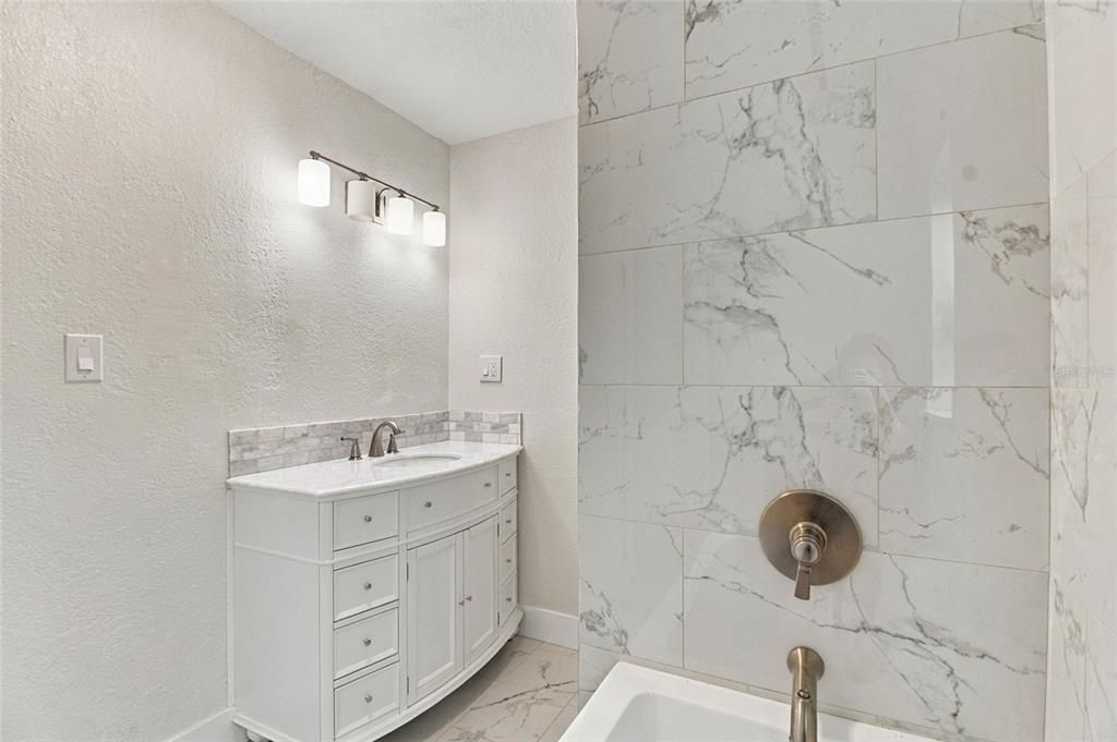 En Venta: $580,000 (4 camas, 3 baños, 1806 Pies cuadrados)