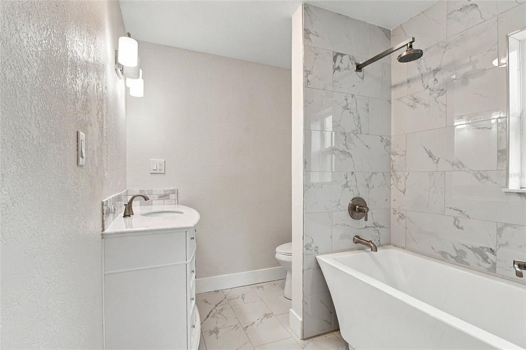 En Venta: $580,000 (4 camas, 3 baños, 1806 Pies cuadrados)