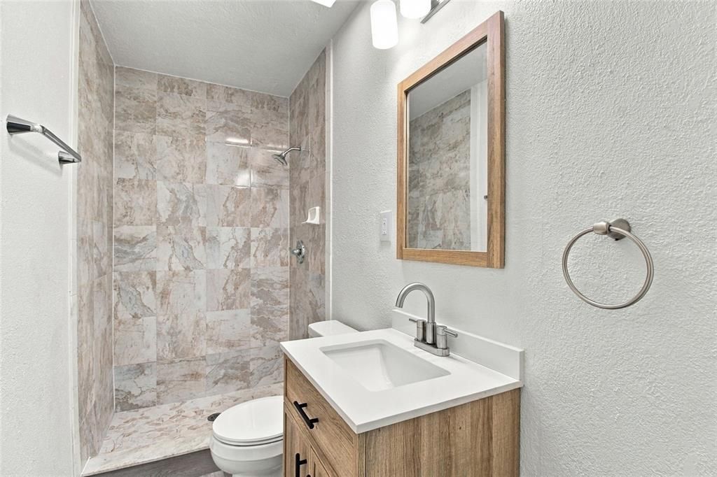 En Venta: $580,000 (4 camas, 3 baños, 1806 Pies cuadrados)