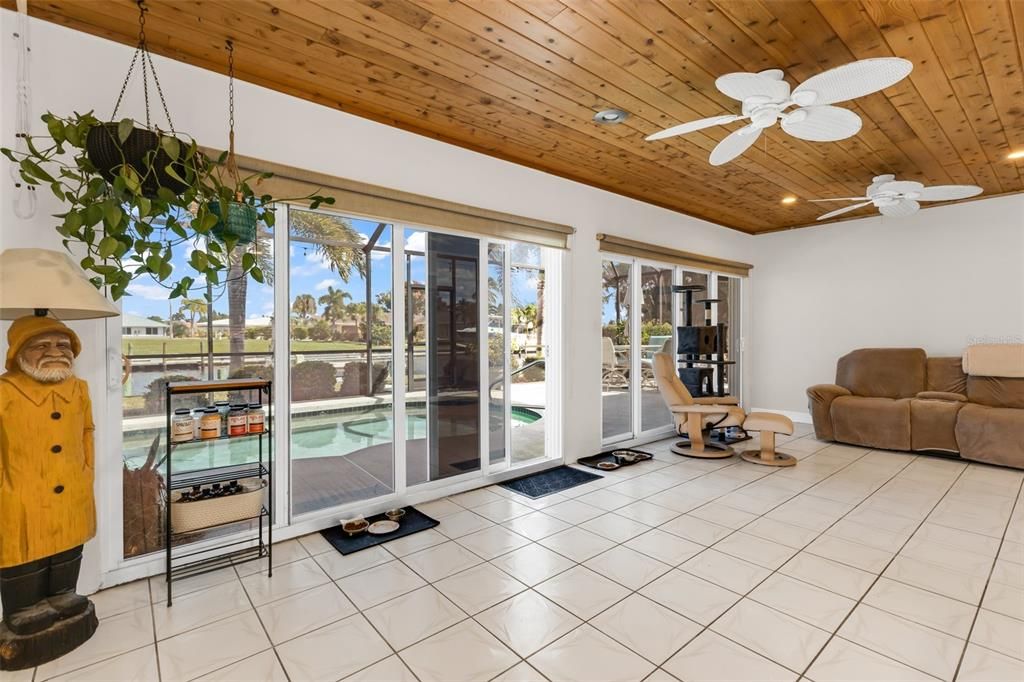 En Venta: $599,000 (3 camas, 2 baños, 2184 Pies cuadrados)