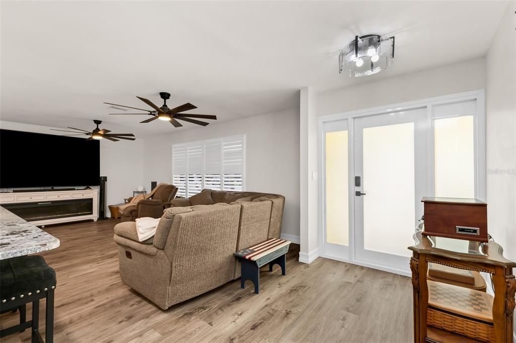 En Venta: $599,000 (3 camas, 2 baños, 2184 Pies cuadrados)