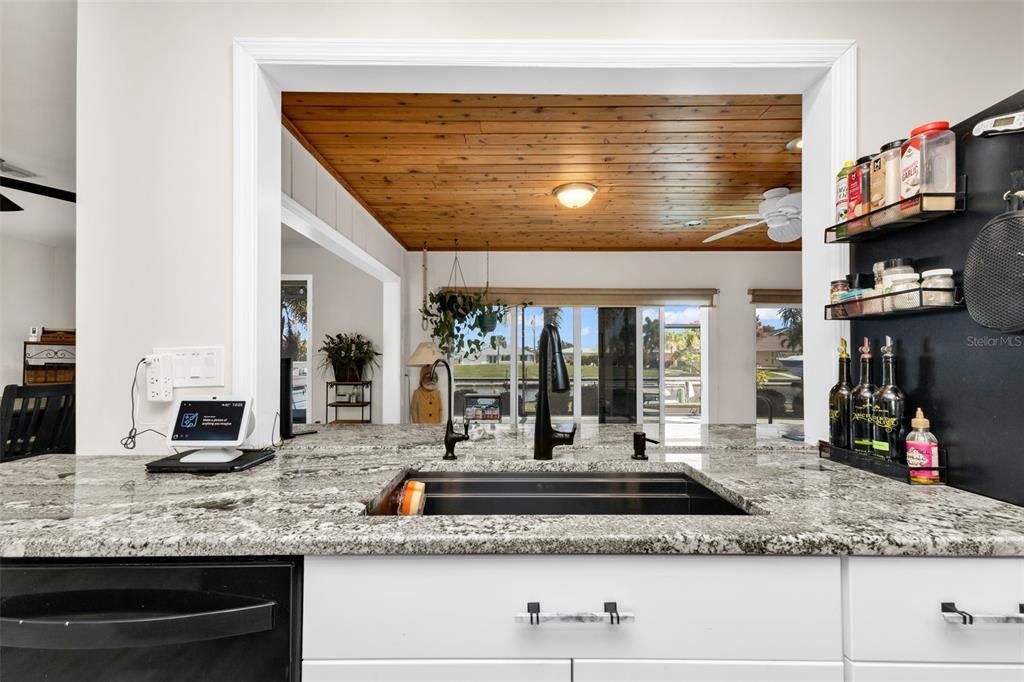 En Venta: $599,000 (3 camas, 2 baños, 2184 Pies cuadrados)