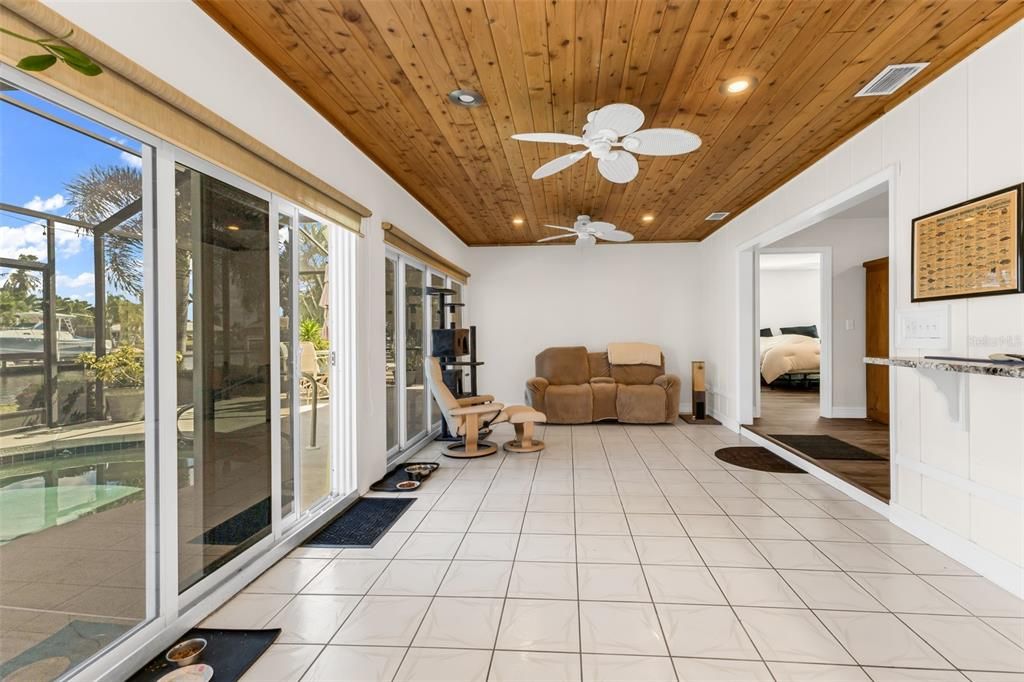 En Venta: $599,000 (3 camas, 2 baños, 2184 Pies cuadrados)