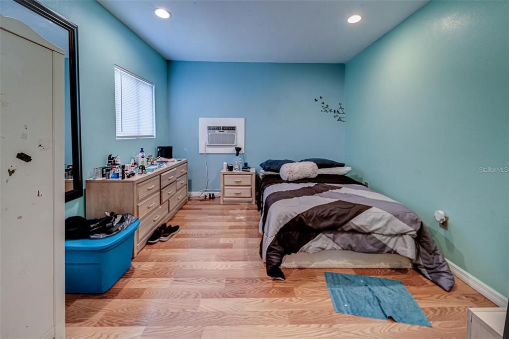 For Sale: $752,000 (6 beds, 0 baths, 3391 Square Feet)