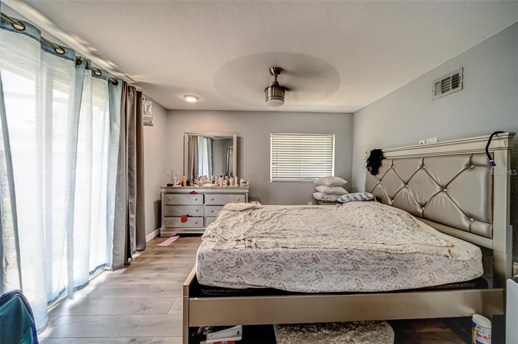 For Sale: $752,000 (6 beds, 0 baths, 3391 Square Feet)