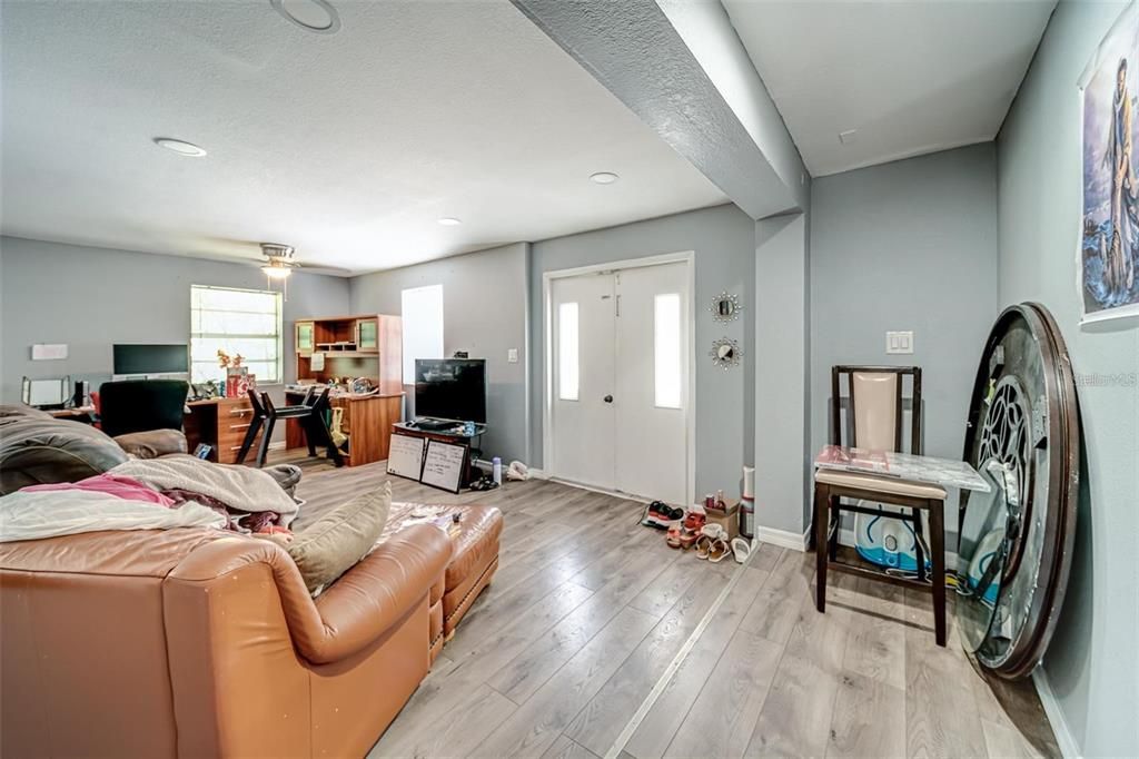 For Sale: $752,000 (6 beds, 0 baths, 3391 Square Feet)