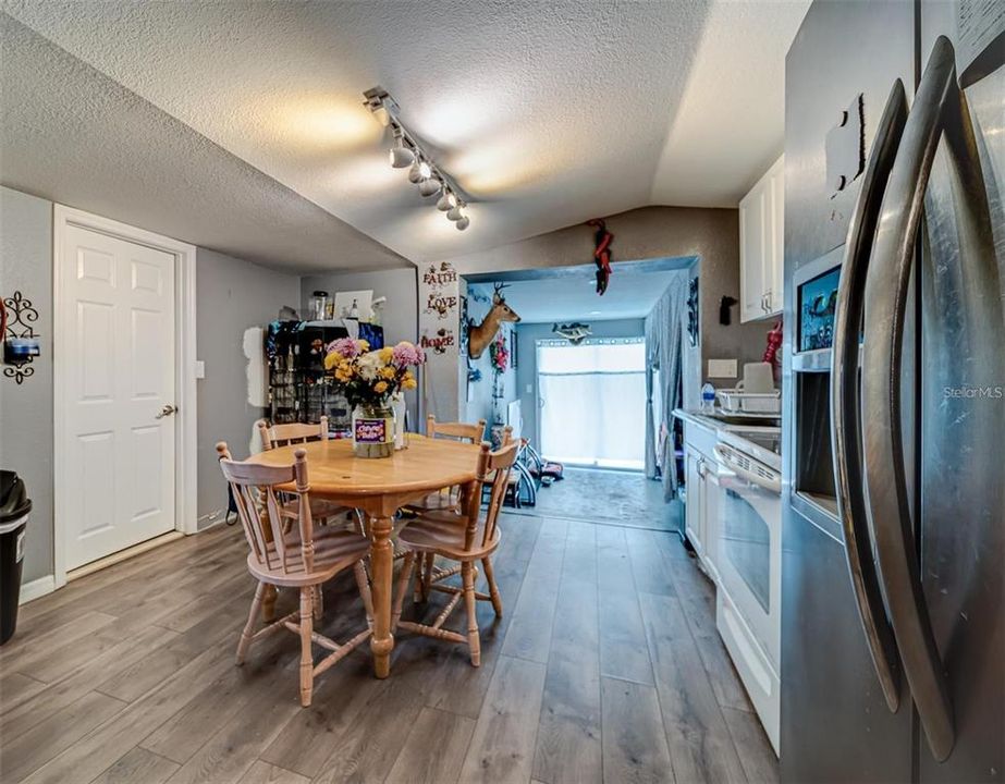 For Sale: $752,000 (6 beds, 0 baths, 3391 Square Feet)