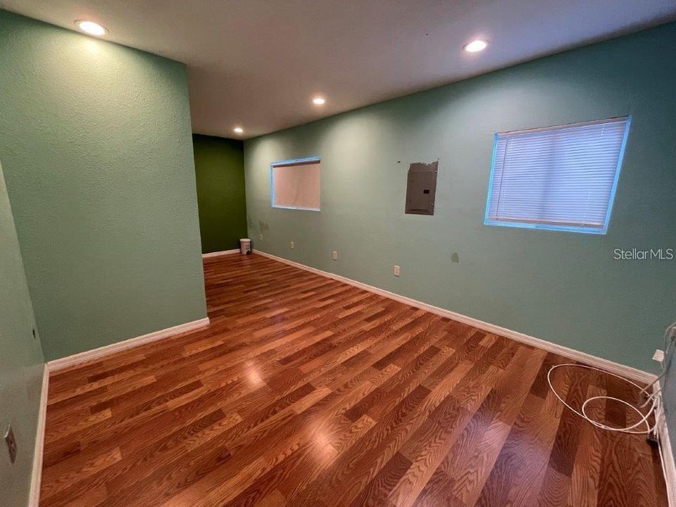 For Sale: $752,000 (6 beds, 0 baths, 3391 Square Feet)
