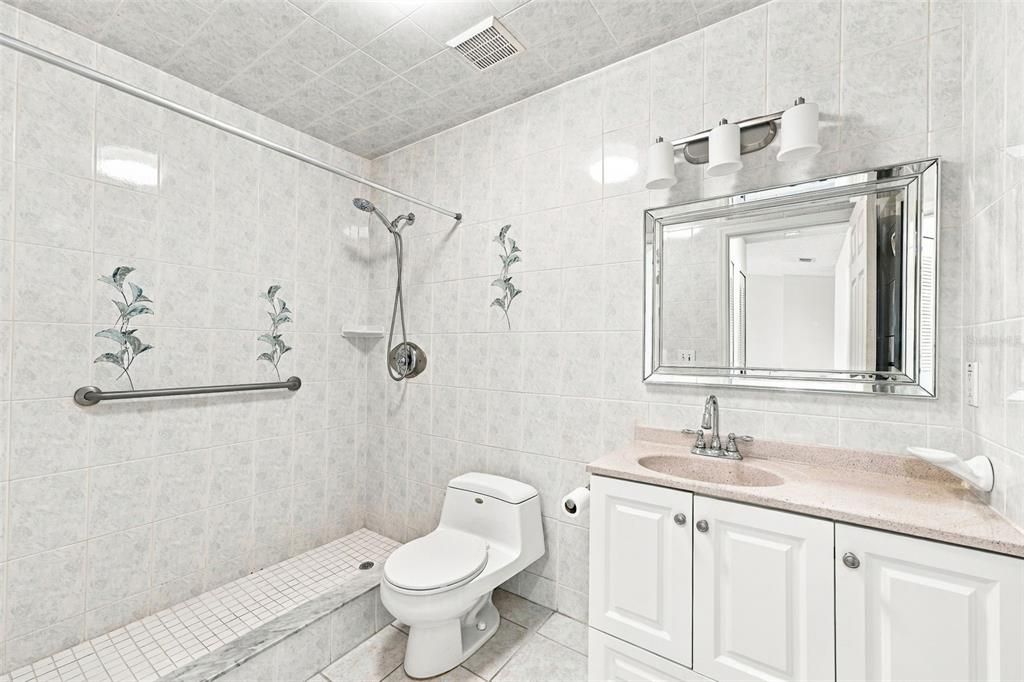 На продажу: $279,000 (3 спален, 2 ванн, 1361 Квадратных фут)