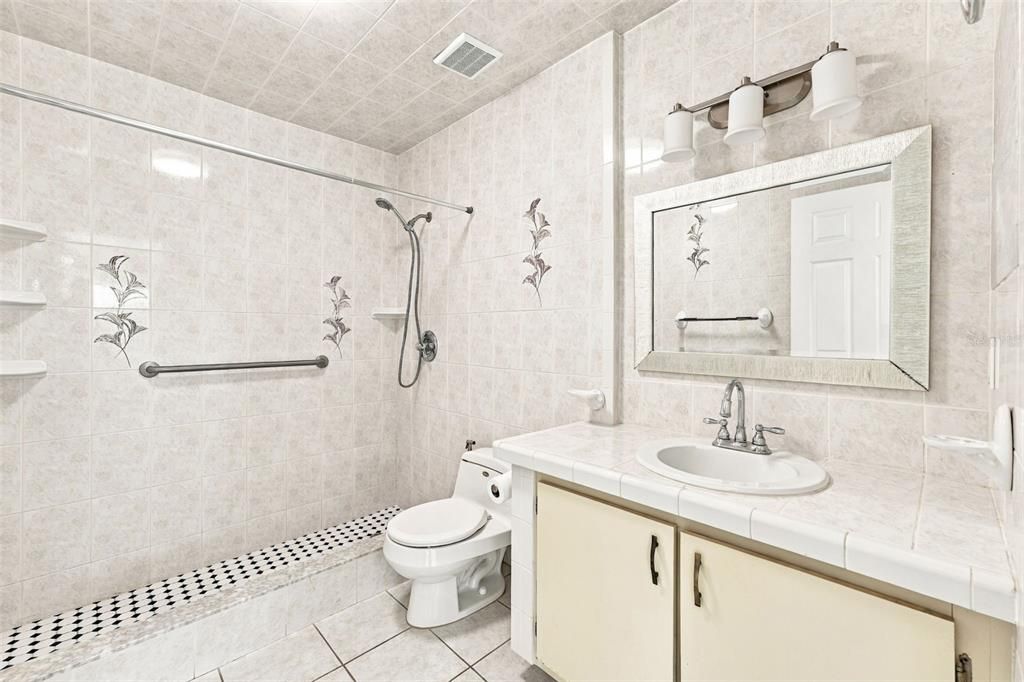 На продажу: $279,000 (3 спален, 2 ванн, 1361 Квадратных фут)