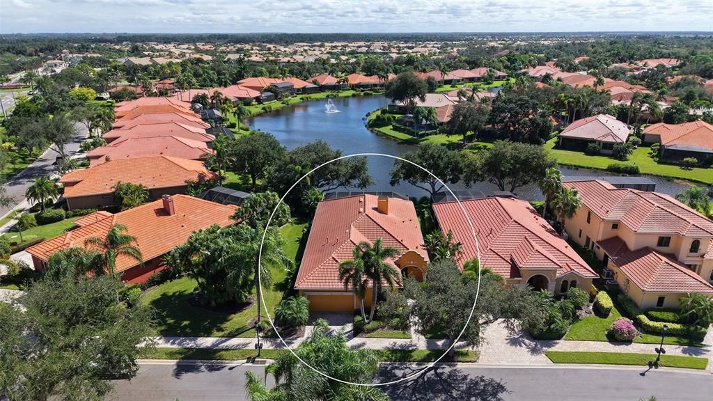 En Venta: $899,900 (3 camas, 3 baños, 2841 Pies cuadrados)