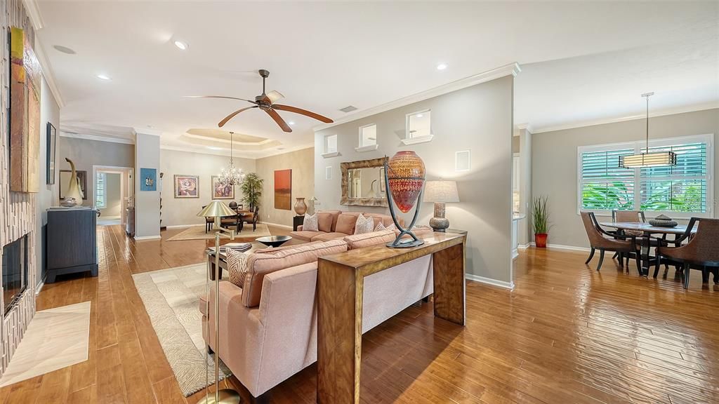 En Venta: $899,900 (3 camas, 3 baños, 2841 Pies cuadrados)