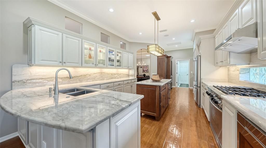 En Venta: $899,900 (3 camas, 3 baños, 2841 Pies cuadrados)