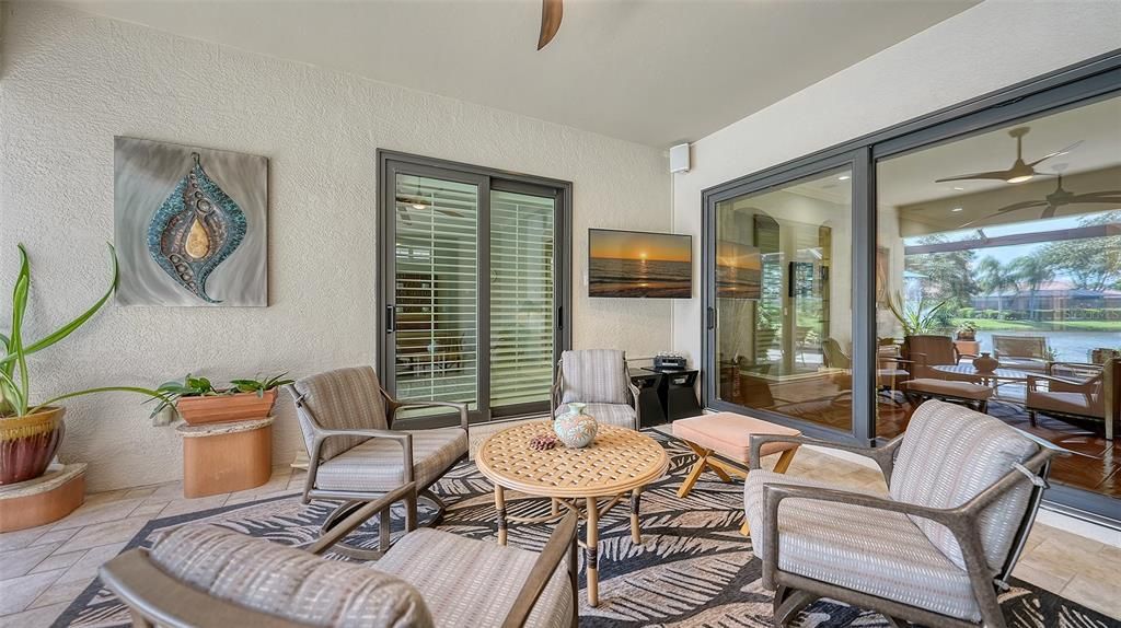 En Venta: $899,900 (3 camas, 3 baños, 2841 Pies cuadrados)