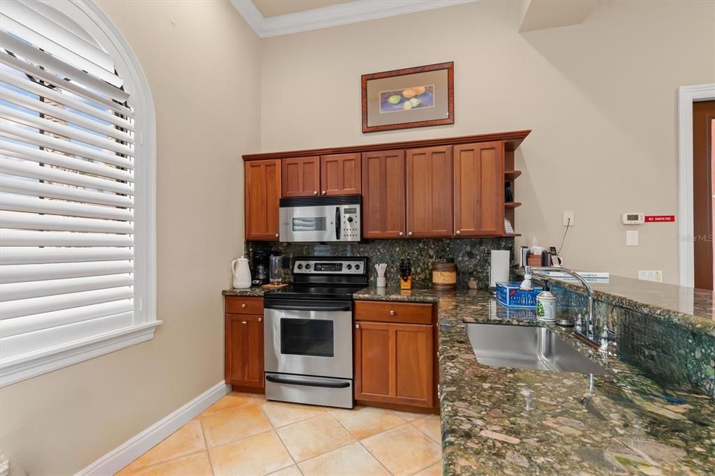 En Venta: $899,900 (3 camas, 3 baños, 2841 Pies cuadrados)