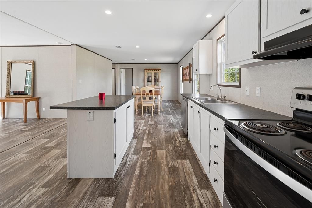 For Sale: $300,000 (4 beds, 2 baths, 1512 Square Feet)