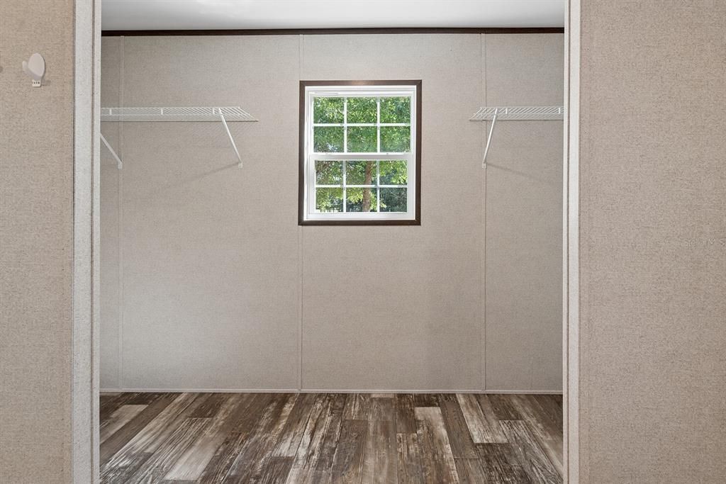 For Sale: $300,000 (4 beds, 2 baths, 1512 Square Feet)