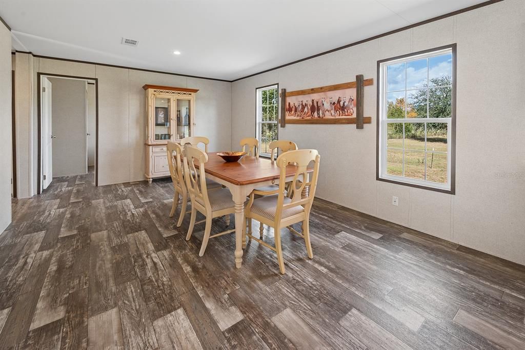 For Sale: $300,000 (4 beds, 2 baths, 1512 Square Feet)