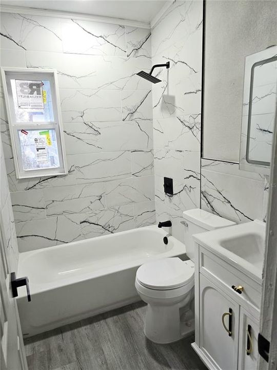 For Sale: $269,600 (3 beds, 1 baths, 851 Square Feet)
