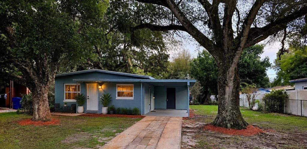 For Sale: $269,600 (3 beds, 1 baths, 851 Square Feet)