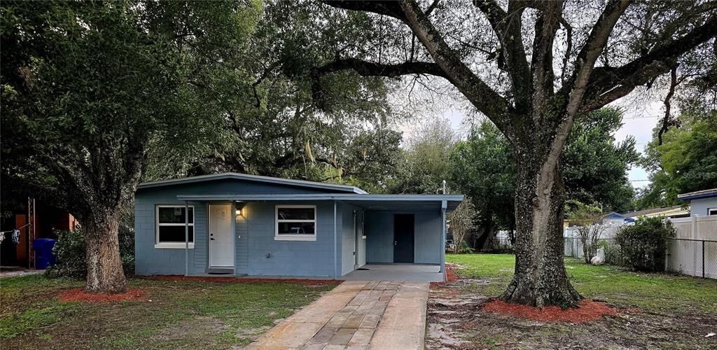 For Sale: $269,600 (3 beds, 1 baths, 851 Square Feet)