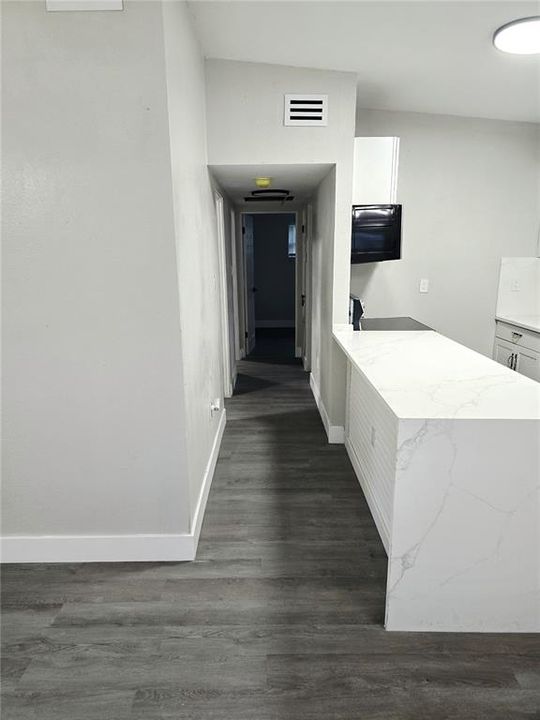 For Sale: $269,600 (3 beds, 1 baths, 851 Square Feet)