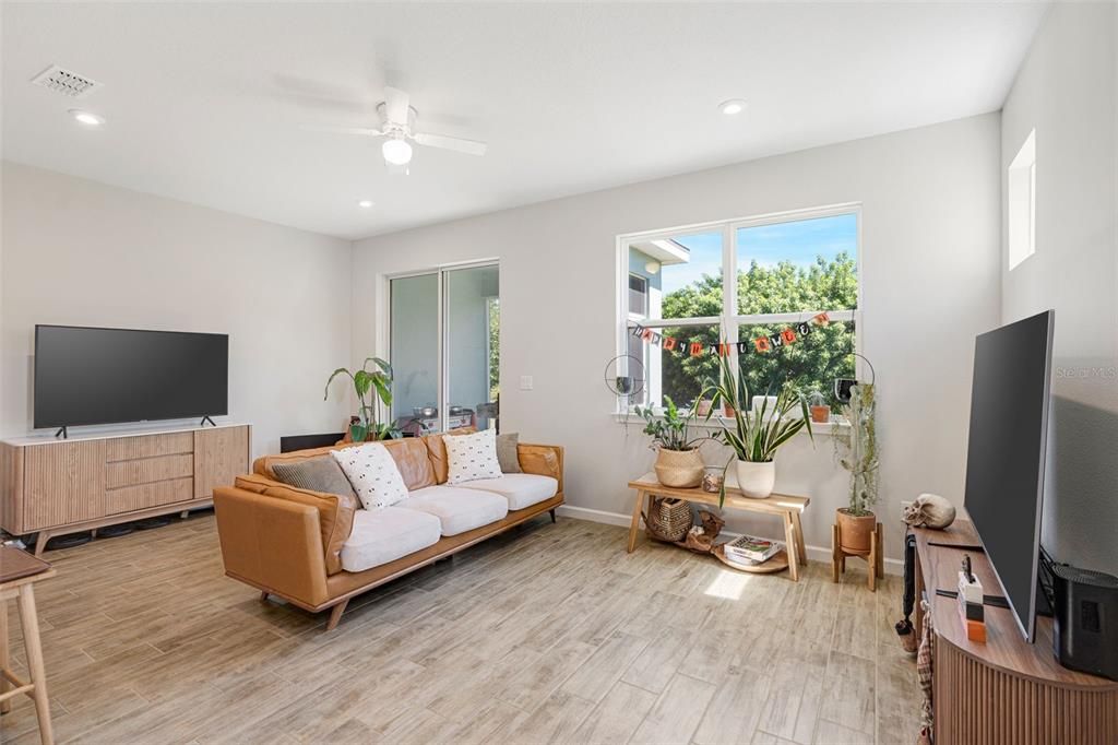 En Venta: $349,000 (3 camas, 2 baños, 1747 Pies cuadrados)