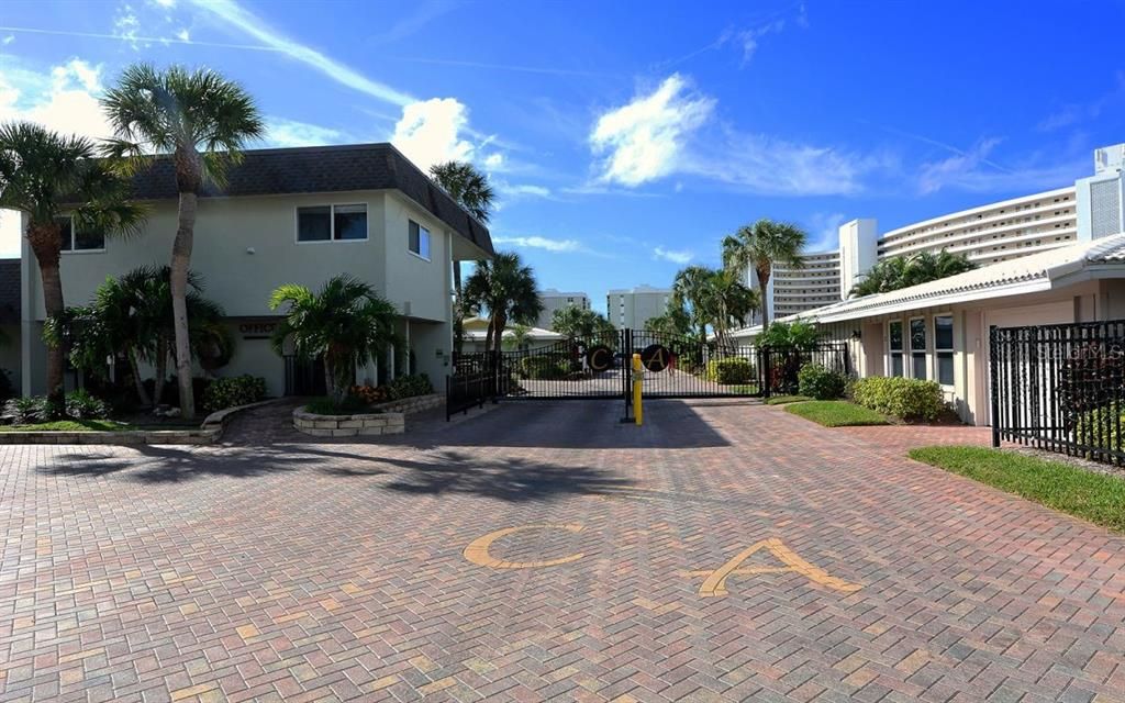 待售: $749,000 (2 贝兹, 2 浴室, 894 平方英尺)