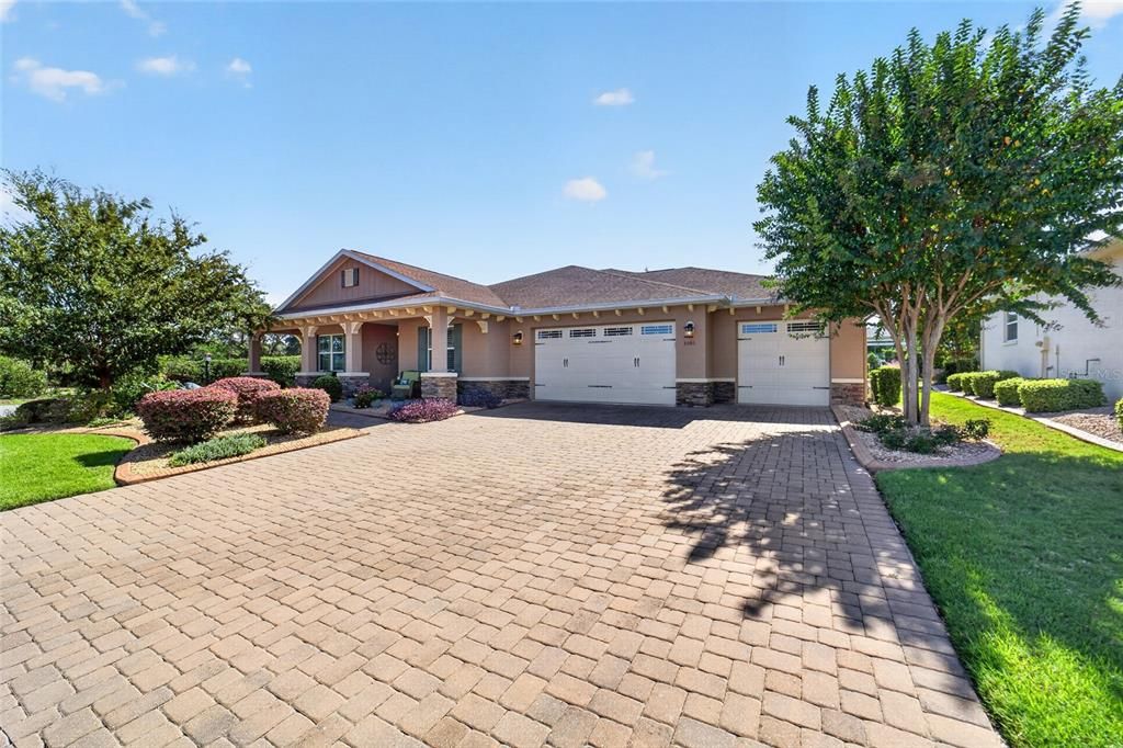 For Sale: $469,400 (3 beds, 3 baths, 2194 Square Feet)