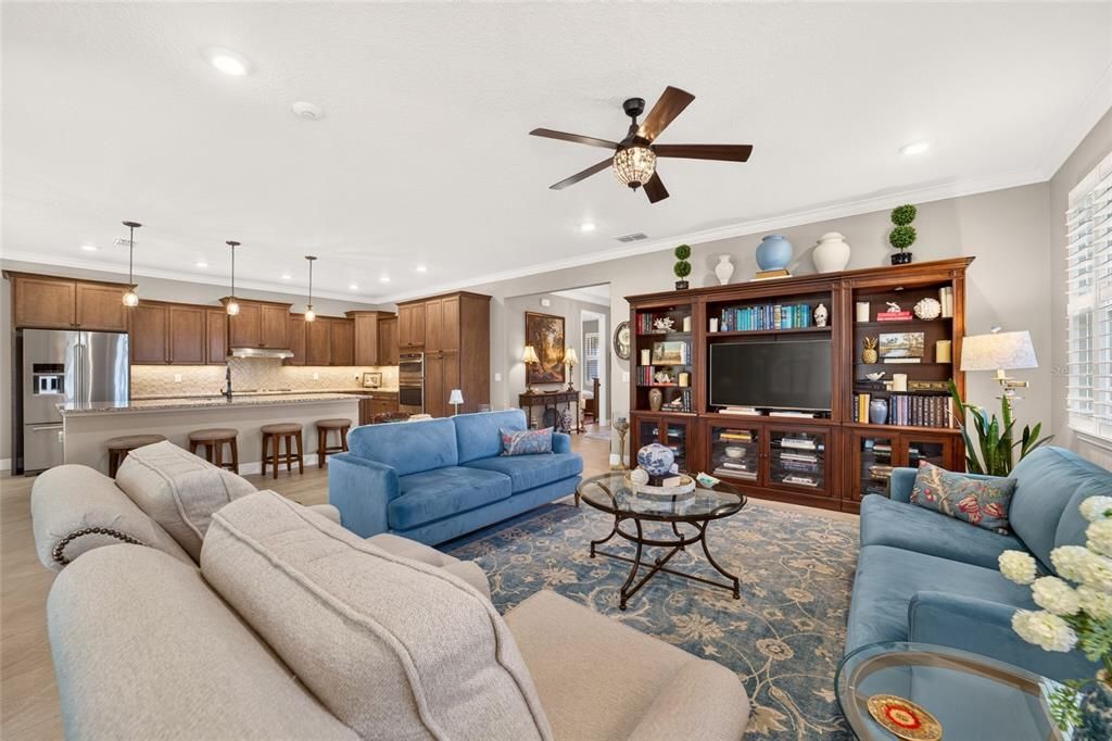 For Sale: $469,400 (3 beds, 3 baths, 2194 Square Feet)