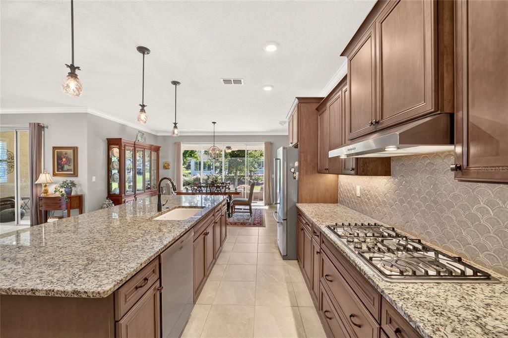 For Sale: $469,400 (3 beds, 3 baths, 2194 Square Feet)